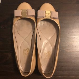 Ferragamo Varina Patent Leather Flats - Bisque - 7